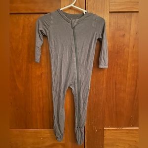 Kyte Baby - Zippered Footie in Charcoal - size 6-12 months